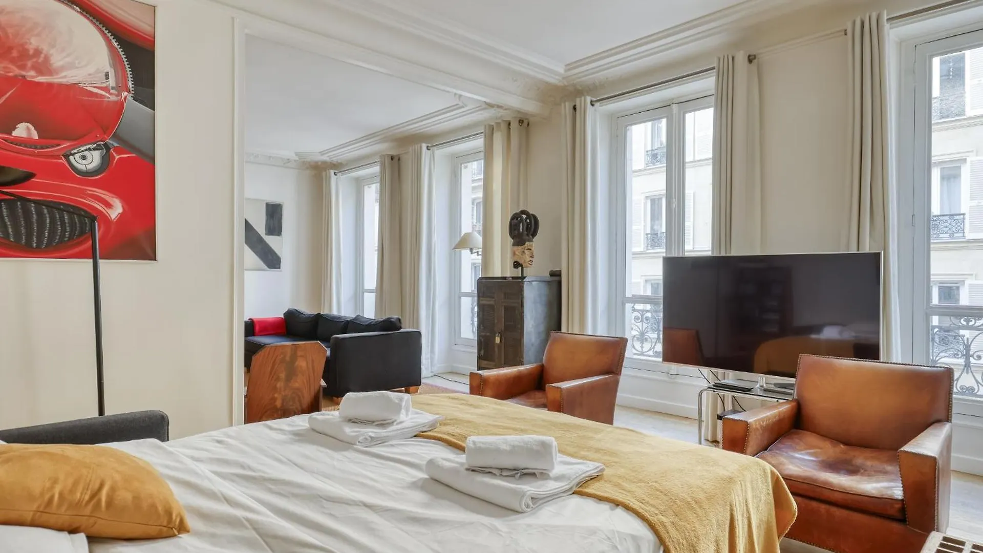 Gorgeous And Large Flat In The Heart Of 09 * Paris