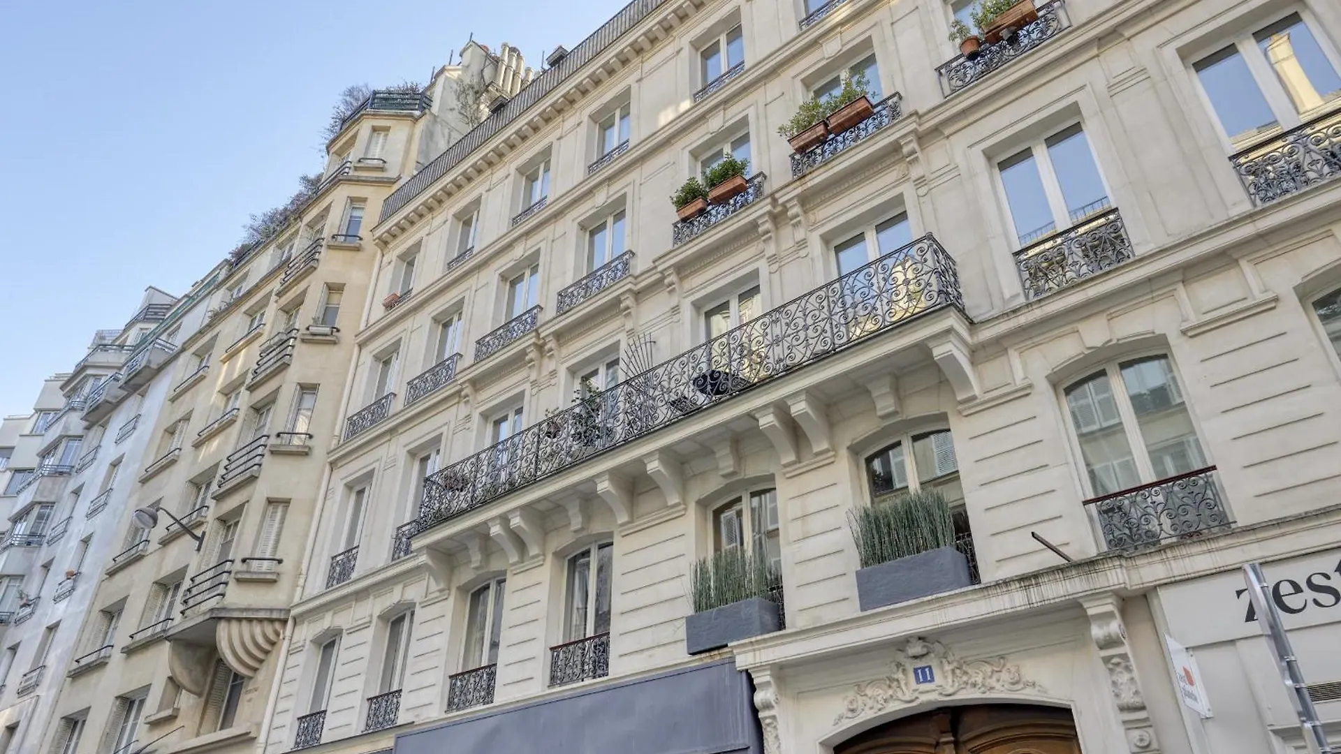 Apartment Gorgeous And Large Flat In The Heart Of 09 Paris