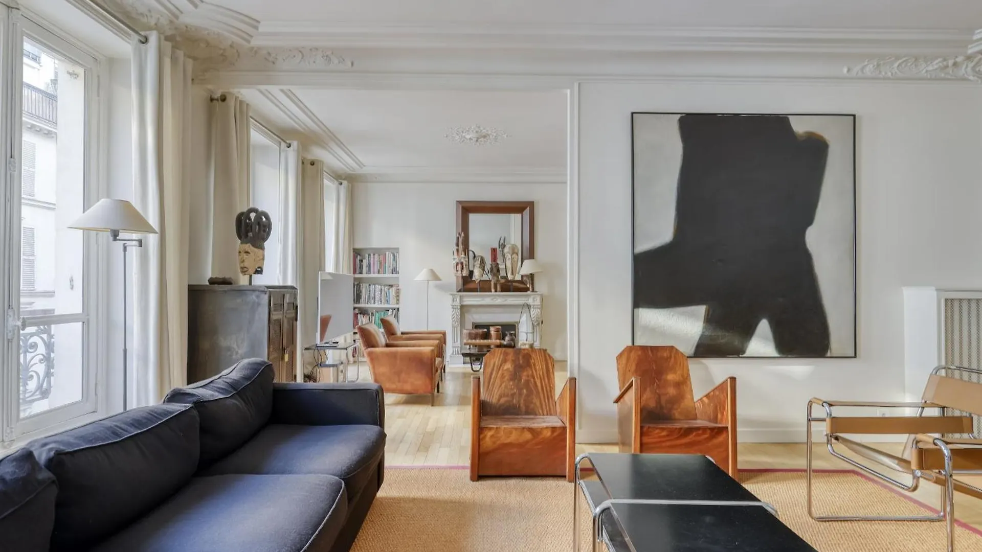Gorgeous And Large Flat In The Heart Of 09