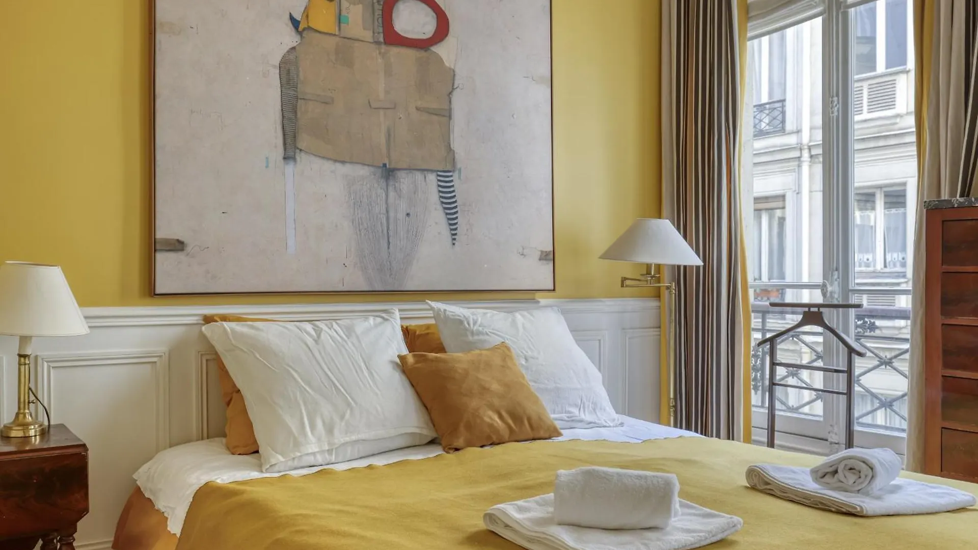 Apartament Gorgeous And Large Flat In The Heart Of 09